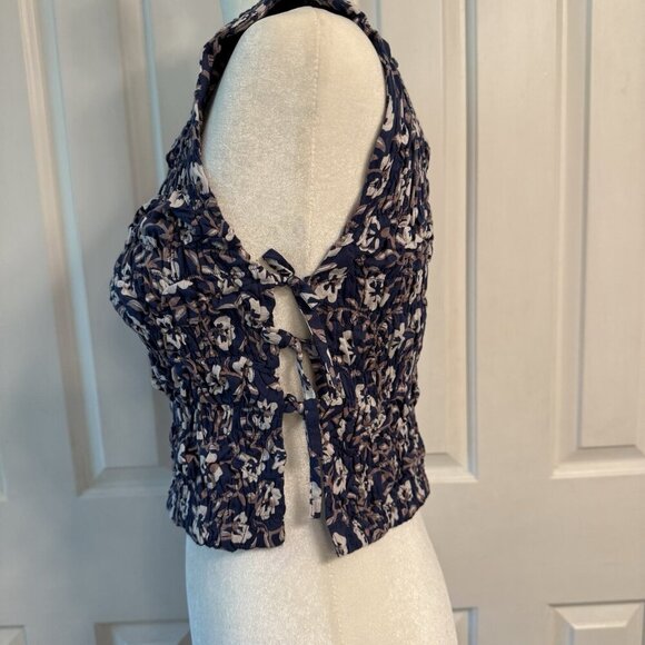 Mirth Floral Sleeveless Smocked Cropped Tank Top - Picture 3 of 15